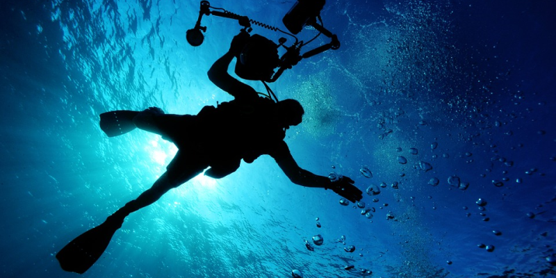 Image of someone deeps sea diving